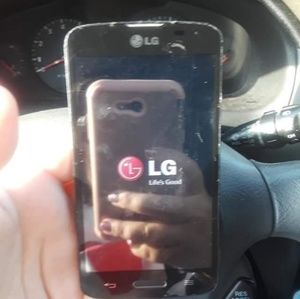 Straight talk att LG cell phone